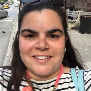 Meet your Posher, Lauren